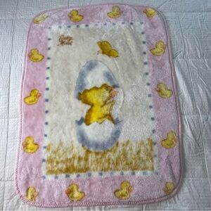 Baby Mink Duck In Egg Baby Blanket Soft Pink Throw 42 x 31 VTG
